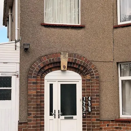 Small Comfortable, Sheared House Bristol
